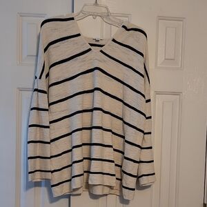 J. Jill Black and Cream Knit Hooded Top Size 1X. Like New